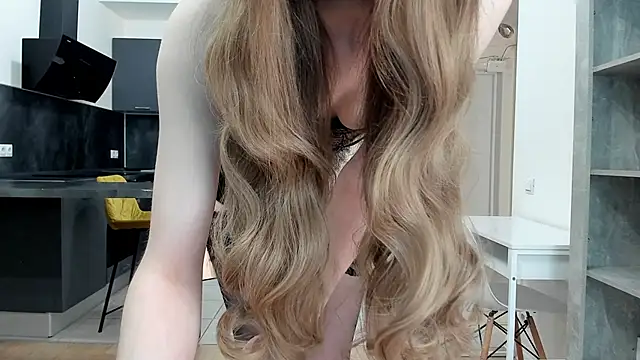 Kitty Player online show from April 12, 2026, 9:12 am