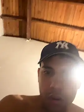 Snapshot of evan_lux chatting on October 28, 2025, 12:22 am evan lux online show from October 28, 2025, 12:22 am