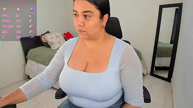 Snapshot of MariamCastiblanco chatting on May 16, 2026, 12:42 am MariamCastiblanco online show from May 16, 2026, 12:42 am