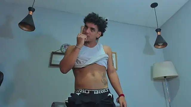 Snapshot of Xfire_boy69 chatting on December 15, 2025, 2:12 pm Xfire boy69 online show from December 15, 2025, 2:12 pm