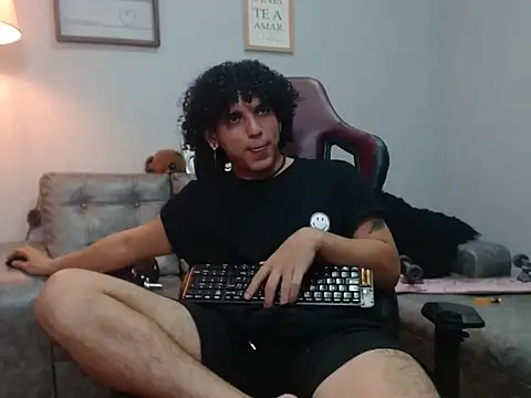 Snapshot of Xfire_boy69 chatting on November 6, 2025, 6:34 pm Xfire boy69 online show from November 6, 2025, 6:34 pm