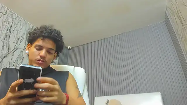 Xfire boy69 online show from February 4, 2026, 2:45 pm