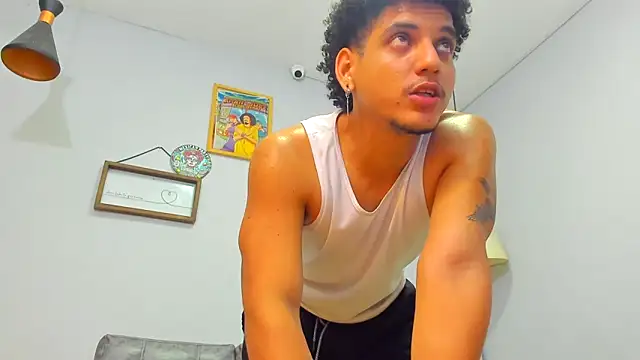 Xfire boy69 online show from December 19, 2025, 1:46 pm