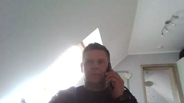 Snapshot of KLE-1970 chatting on September 23, 2025, 11:28 am KLE-1970 online show from September 23, 2025, 11:28 am