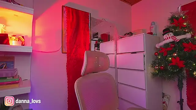 Dannaa Lovs online show from November 24, 2025, 5:46 pm