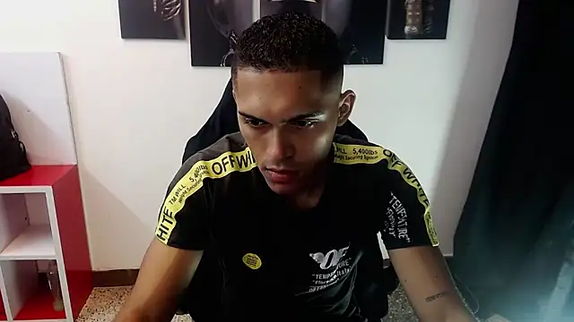 Snapshot of Derek_Storm_ chatting on November 8, 2025, 10:52 am Derek Storm online show from November 8, 2025, 10:52 am