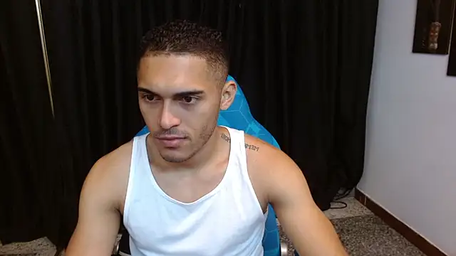 Snapshot of Derek_Storm_ chatting on November 29, 2025, 11:43 am Derek Storm online show from November 29, 2025, 11:43 am