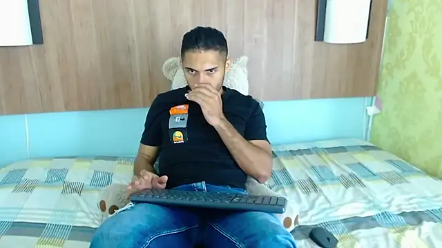 Snapshot of Derek_Storm_ chatting on December 5, 2025, 12:15 pm Derek Storm online show from December 5, 2025, 12:15 pm