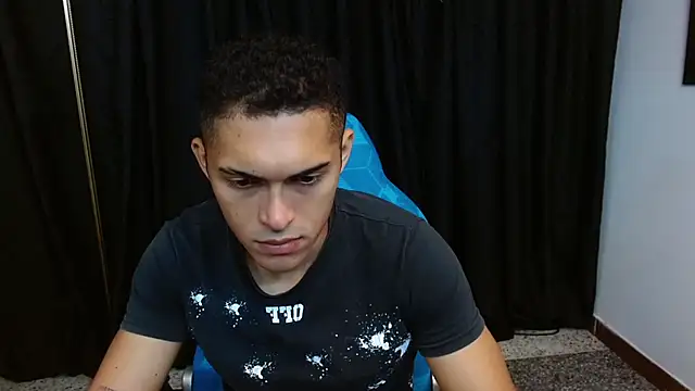 Snapshot of Derek_Storm_ chatting on December 17, 2025, 1:05 pm Derek Storm online show from December 17, 2025, 1:05 pm