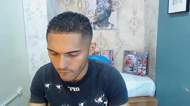 Snapshot of Derek_Storm_ chatting on November 12, 2025, 12:20 pm Derek Storm online show from November 12, 2025, 12:20 pm