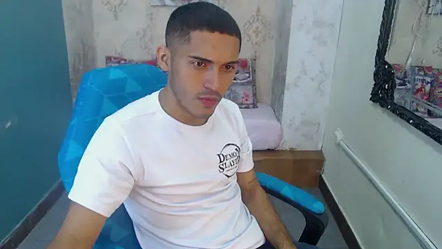 Snapshot of Derek_Storm_ chatting on October 29, 2025, 10:47 am Derek Storm online show from October 29, 2025, 10:47 am