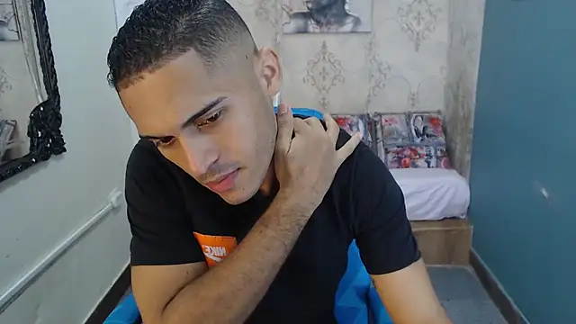 Snapshot of Derek_Storm_ chatting on November 9, 2025, 11:36 am Derek Storm online show from November 9, 2025, 11:36 am