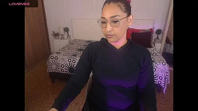 IvyShine7 online show from April 19, 2026, 7:27 pm