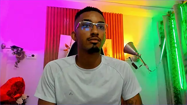 Snapshot of Darwin_mayo chatting on September 16, 2025, 5:14 pm Darwin mayo online show from September 16, 2025, 5:14 pm