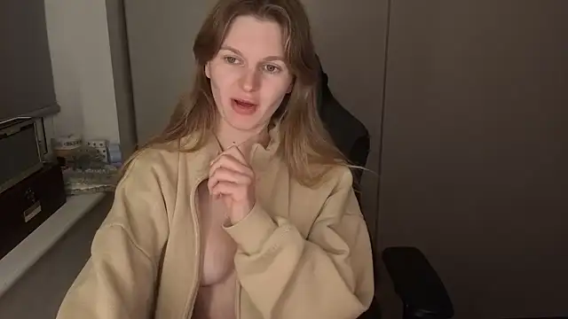 Lilly-Luscious online show from November 26, 2025, 9:48 pm