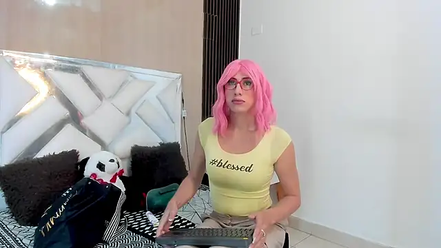 karen matwell online show from October 22, 2025, 2:05 pm