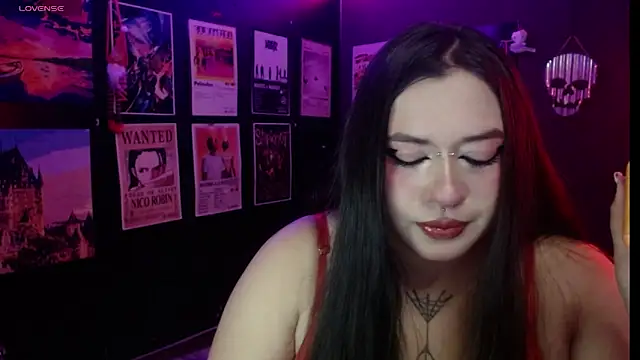 Snapshot of Ravendark_ chatting on May 19, 2026, 10:17 pm Ravendark online show from May 19, 2026, 10:17 pm
