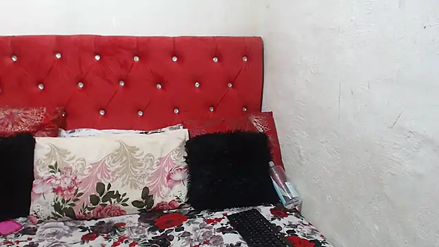 GoldSnowXxX online show from November 15, 2025, 1:42 am