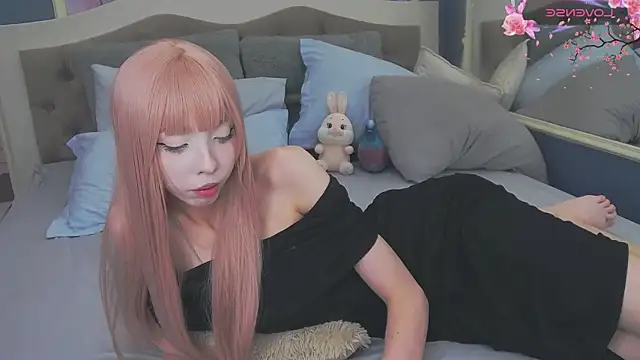 Snapshot of Evelyn_Neal chatting on November 17, 2025, 4:22 pm Evelyn Neal online show from November 17, 2025, 4:22 pm