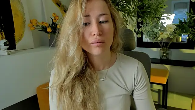 AstraMonroe online show from October 8, 2025, 7:43 am