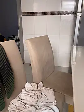 Mirella Oliveira online show from October 22, 2025, 1:32 pm