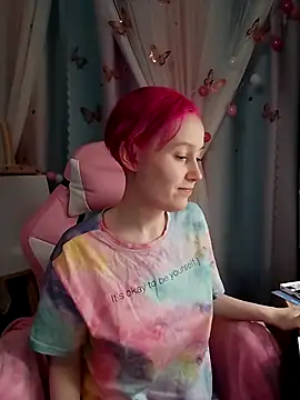 Snapshot of Fuzzy_Unicorn chatting on November 8, 2025, 7:39 pm Fuzzy Unicorn online show from November 8, 2025, 7:39 pm