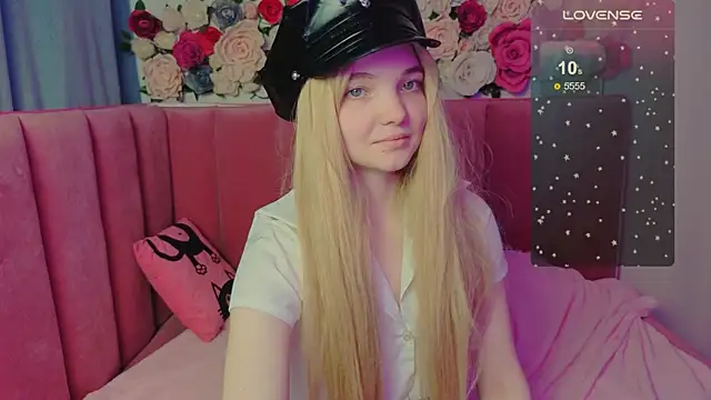 AnimeAlica18 online show from November 12, 2025, 10:19 am