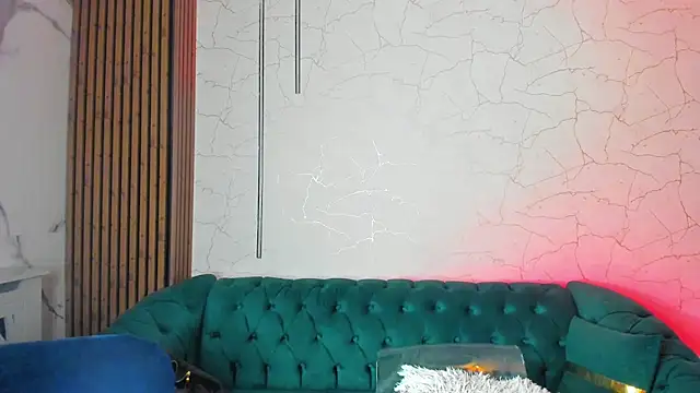 angel wow  online show from December 5, 2025, 5:17 am