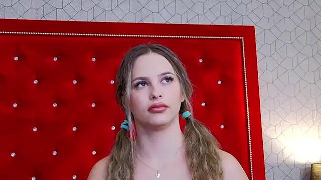 Snapshot of Ellsa_Jean_ chatting on November 21, 2025, 3:38 am Ellsa Jean online show from November 21, 2025, 3:38 am