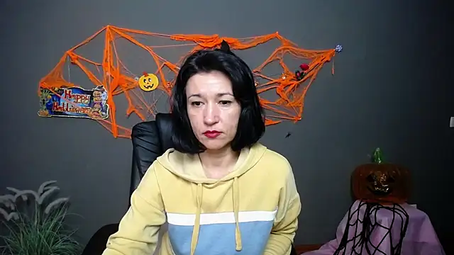 Snapshot of CameronEnns chatting on November 1, 2025, 7:24 am CameronEnns online show from November 1, 2025, 7:24 am