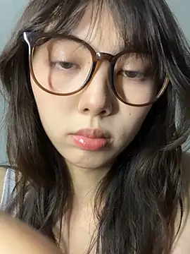 xuannv0000 online show from March 23, 2026, 3:23 pm