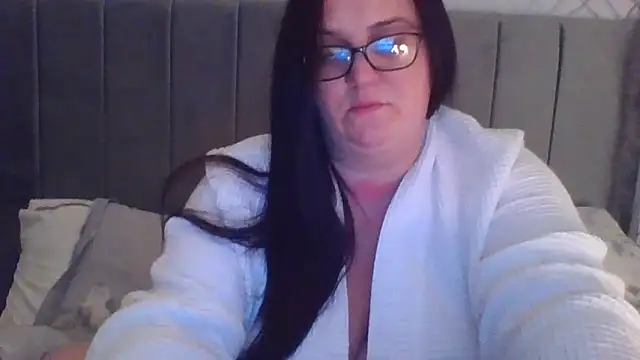 Curvy OliviaXX online show from April 1, 2026, 7:55 pm