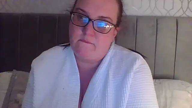 Curvy OliviaXX online show from March 31, 2026, 8:22 pm