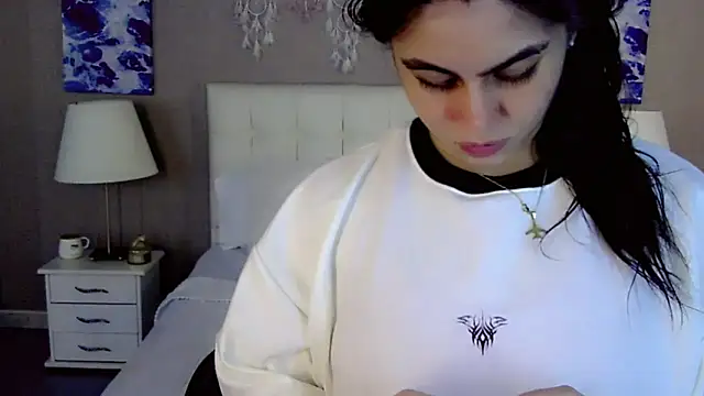 maddissonivanova online show from September 26, 2025, 7:10 pm