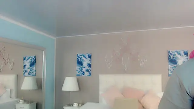 maddissonivanova online show from March 9, 2026, 7:06 pm