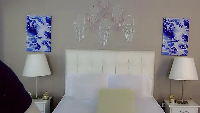 maddissonivanova online show from October 5, 2025, 7:26 pm