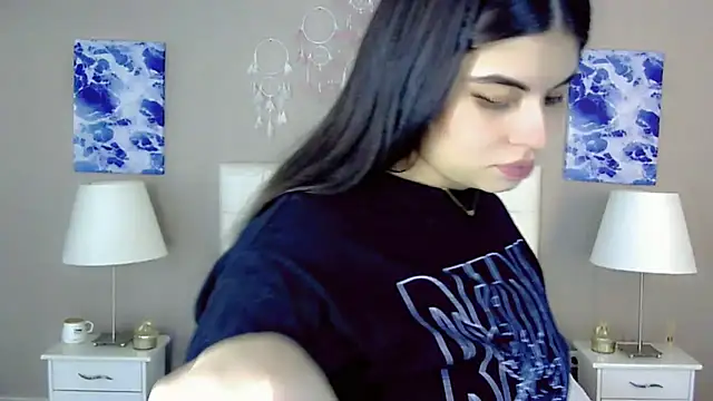 maddissonivanova online show from September 30, 2025, 6:47 pm