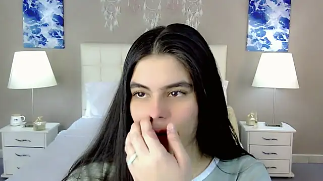 maddissonivanova online show from September 10, 2025, 7:24 pm