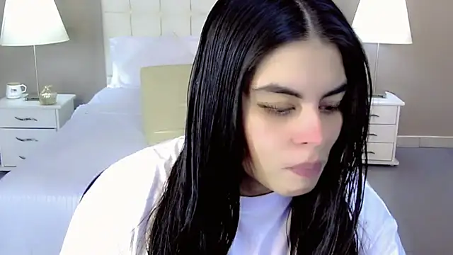 maddissonivanova online show from September 11, 2025, 7:14 pm