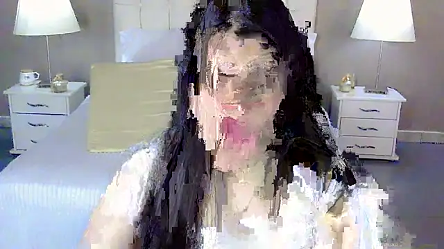 maddissonivanova online show from September 12, 2025, 7:24 pm