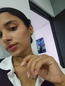 Lorena Mcfly online show from October 24, 2025, 12:48 pm