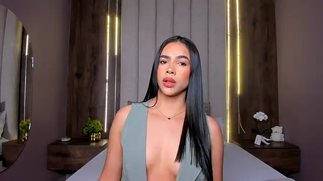 Snapshot of LucySalvatore_ chatting on September 20, 2025, 2:00 pm LucySalvatore online show from September 20, 2025, 2:00 pm