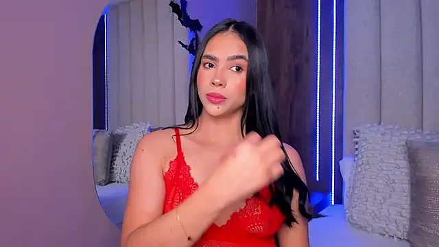 Snapshot of LucySalvatore_ chatting on October 21, 2025, 4:17 pm LucySalvatore online show from October 21, 2025, 4:17 pm