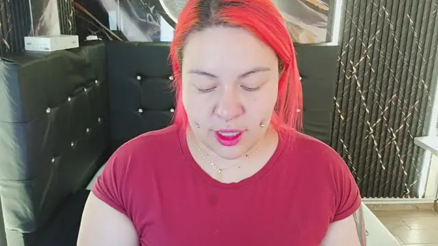 Witch Scarlet online show from April 22, 2026, 1:01 am