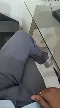 Snapshot of indoreboy1 chatting on November 4, 2025, 2:21 pm indoreboy1 online show from November 4, 2025, 2:21 pm