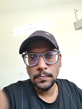 Snapshot of indoreboy1 chatting on October 3, 2025, 5:42 am indoreboy1 online show from October 3, 2025, 5:42 am