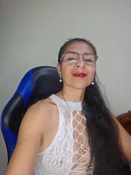 Natasha 50 online show from December 15, 2025, 10:15 pm