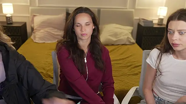 Snapshot of Regina_Sweet054 chatting on September 24, 2025, 2:23 pm Regina Sweet054 online show from September 24, 2025, 2:23 pm