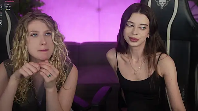 Regina Sweet054 online show from April 18, 2026, 6:32 pm