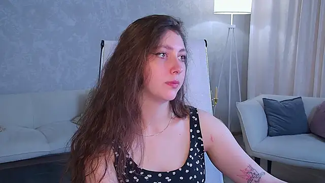 Snapshot of Mary_Miiller chatting on May 27, 2026, 6:43 am Mary Miiller online show from May 27, 2026, 6:43 am